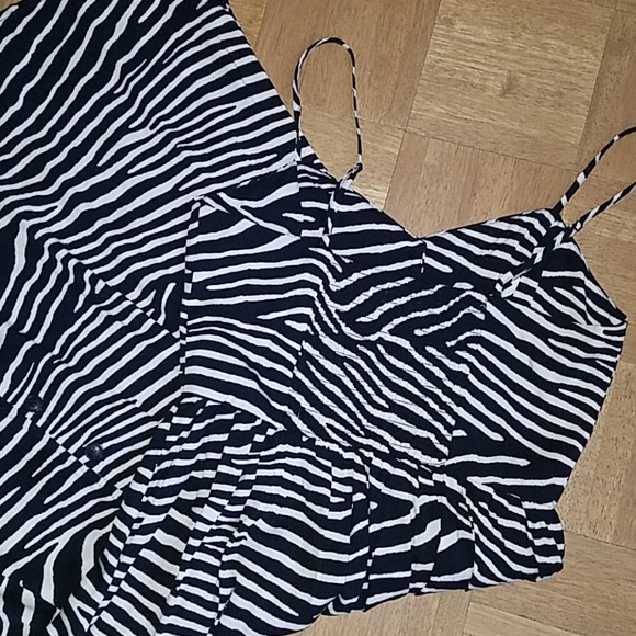 NWOT H&M midi dress 🦓 - Picture 8 of 8